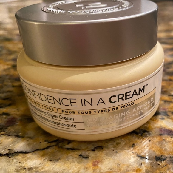 It Cosmetics Confidence in a Cream moisturizer NWT - Picture 10 of 12